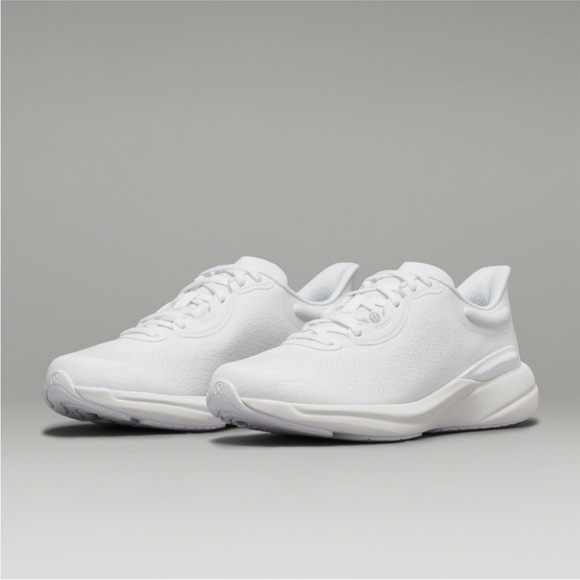 Lululemon Chargefeel‎ 2 Workout Low Size 8- White - Picture 1 of 9